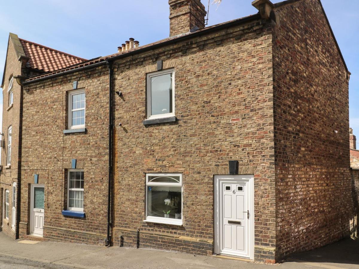 6 Church Hill Malton Exterior foto